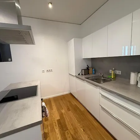 1 Bedroom Near Station With Parking Munich